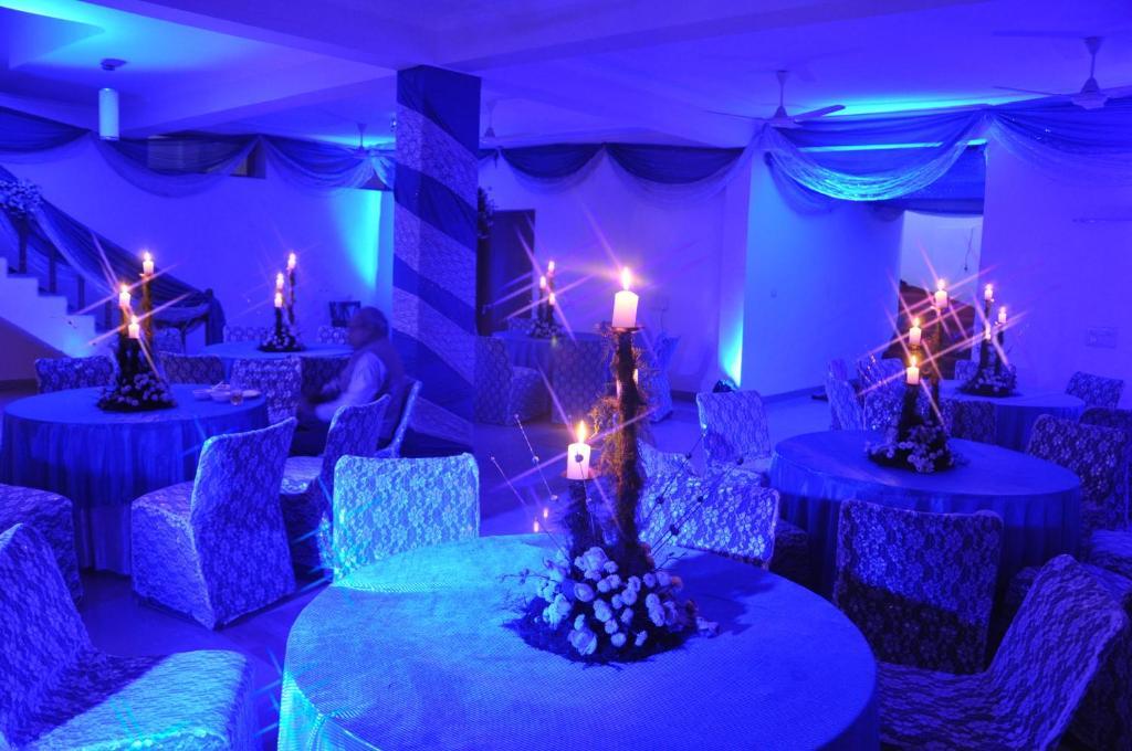 Fabhotel Kashish Residency Sector 26 Нойда Экстерьер фото