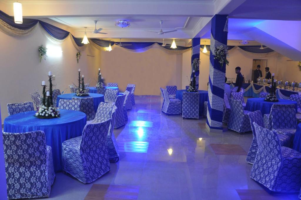 Fabhotel Kashish Residency Sector 26 Нойда Экстерьер фото