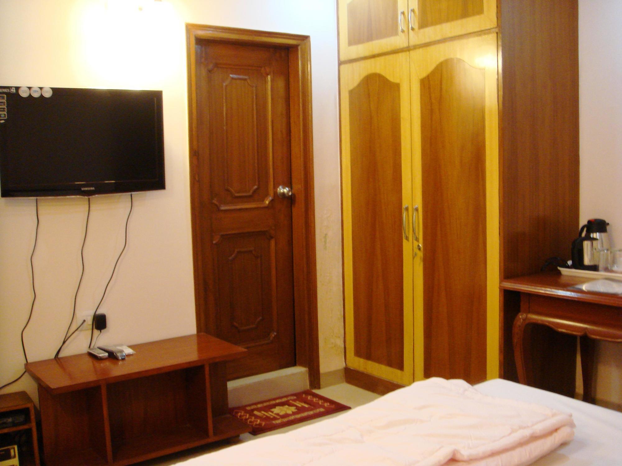 Fabhotel Kashish Residency Sector 26 Нойда Экстерьер фото
